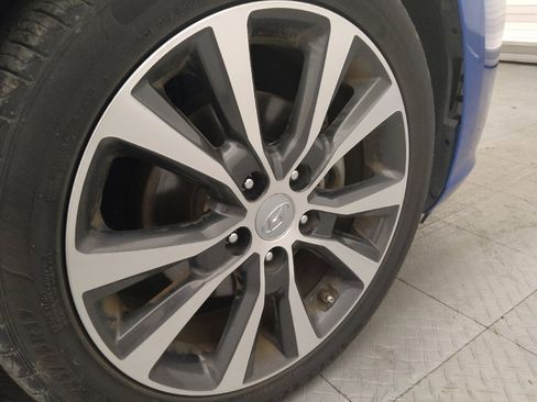 Used 2018 Hyundai Elantra GT FWD image 31