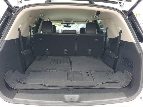 Certified 2025 Nissan Pathfinder SL image 16