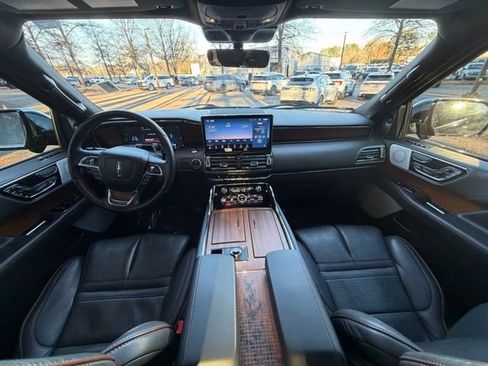 Certified 2023 Lincoln Navigator Black Label image 9