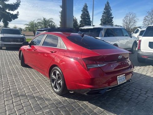 Used 2023 Hyundai Elantra Limited image 3