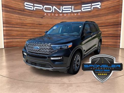 Certified 2024 Ford Explorer XLT w/ Equipment Group 202A AWD/4WD image 1