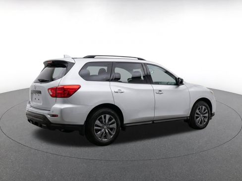 Used 2025 Nissan Pathfinder SV FWD image 8