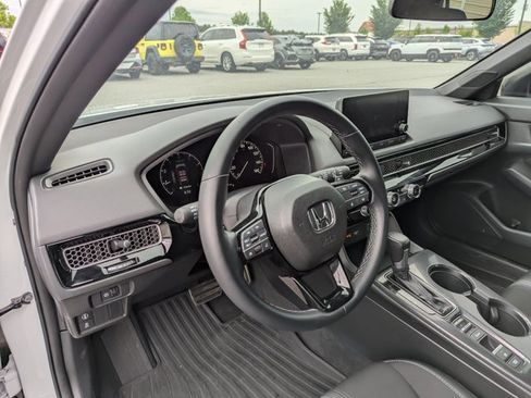 Used 2023 Honda Civic Sport image 12