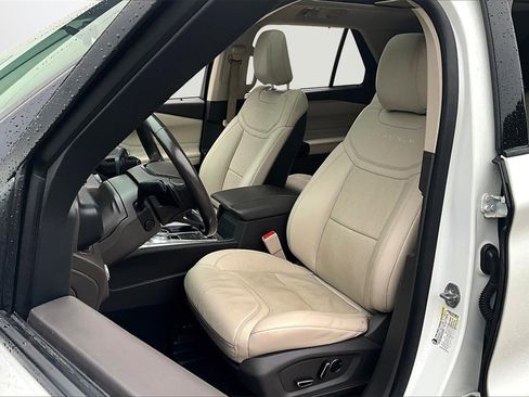 Used 2020 Ford Explorer Platinum w/ Premium Technology Package image 21