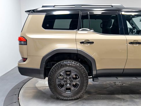 Used 2025 Lexus GX 550 AWD/4WD image 19