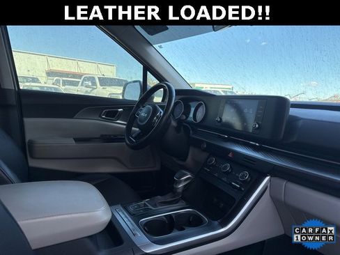 Used 2024 Kia Carnival LX image 33