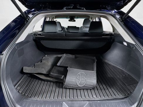 Certified 2024 Toyota Venza LE image 19