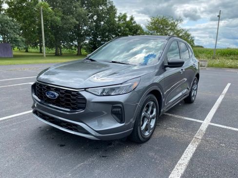 Used 2023 Ford Escape ST-Line FWD image 3