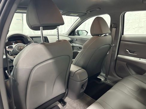 Used 2025 Hyundai Elantra Sport image 41