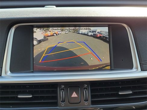 Used 2020 Kia Optima S image 19