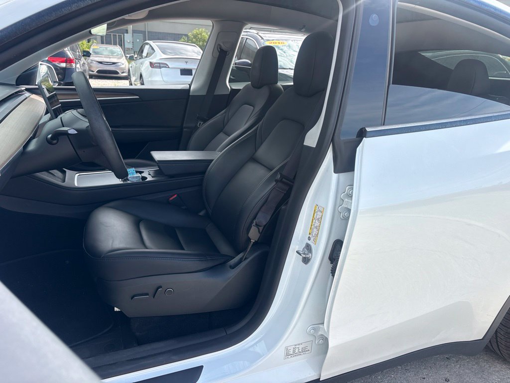 Used 2024 Tesla Model Y Performance AWD/4WD image 9