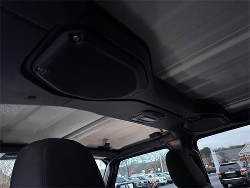 Used 2019 Jeep Wrangler Unlimited Rubicon image 11