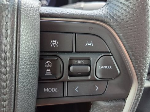 Used 2025 Toyota Tacoma TRD Off-Road AWD/4WD image 23