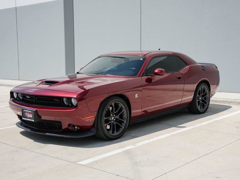 Used 2020 Dodge Challenger R/T Scat Pack RWD image 4