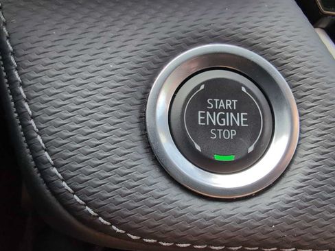 Used 2025 Chevrolet Equinox LT w/ Convenience Package II FWD image 17