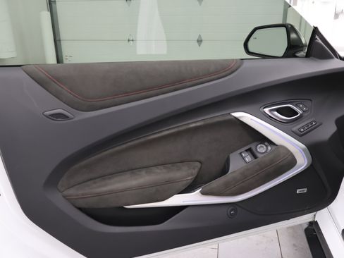 Used 2019 Chevrolet Camaro ZL1 RWD image 32
