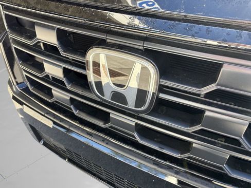 New 2026 Honda Pilot Sport image 32