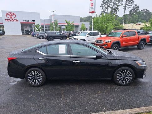 Used 2025 Nissan Altima 2.5 SV FWD image 6