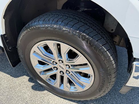Used 2025 Ford F150 Lariat AWD/4WD image 10