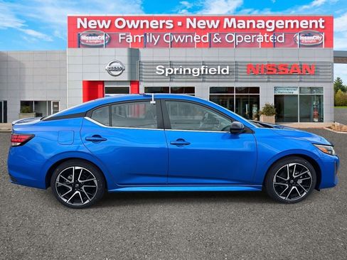 Used 2024 Nissan Sentra SR w/ SR Premium Package image 4