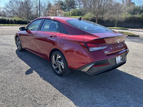 Certified 2025 Hyundai Elantra Sport image 5