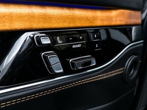 Used 2022 Jeep Grand Wagoneer Series III image 23