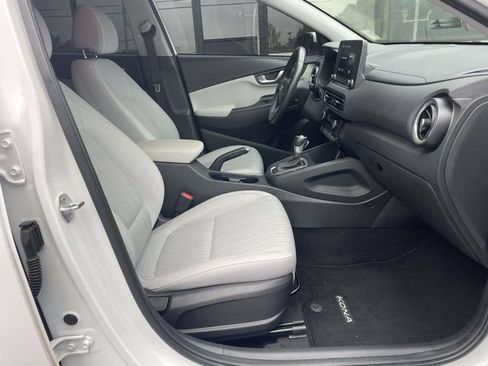 Certified 2022 Hyundai Kona SEL w/ Convenience Package FWD image 8