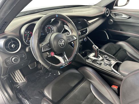 Used 2020 Alfa Romeo Giulia Quadrifoglio w/ Nero Edizione RWD image 9