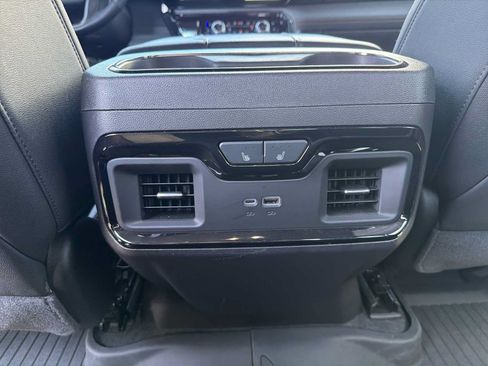 Used 2025 GMC Sierra 1500 AT4 w/ AT4 Premium Package AWD/4WD image 4