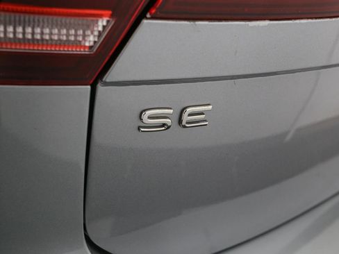 Certified 2023 Volkswagen Tiguan SE image 12