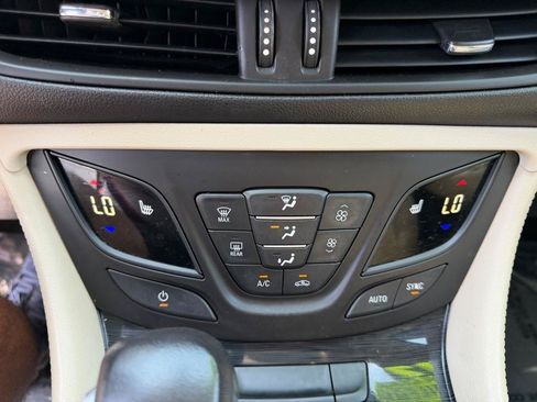 Used 2017 Buick Envision Essence FWD image 47