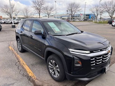 Used 2025 Chevrolet Equinox LT image 1
