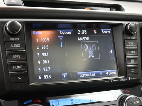 Used 2018 Toyota RAV4 XLE w/ Convenience Package image 12