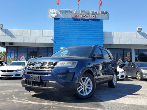 Used 2017 Ford Explorer FWD image 2