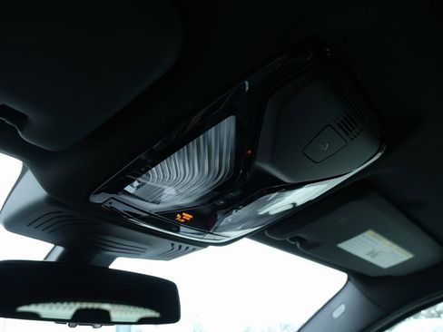 Used 2025 BMW X4 xDrive30i w/ Premium Package image 18