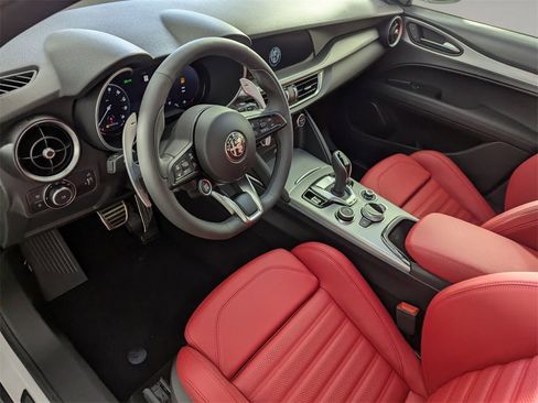 New 2025 Alfa Romeo Stelvio Sprint w/ Convenience Package image 11