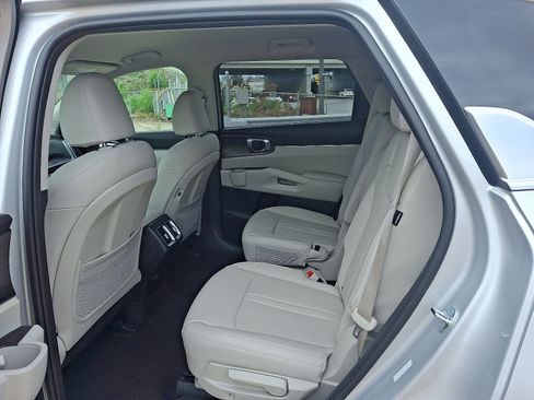 New 2025 Kia Sorento EX image 6