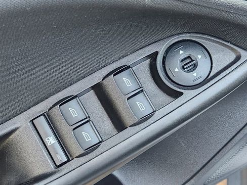 Used 2018 Ford Focus SEL image 22