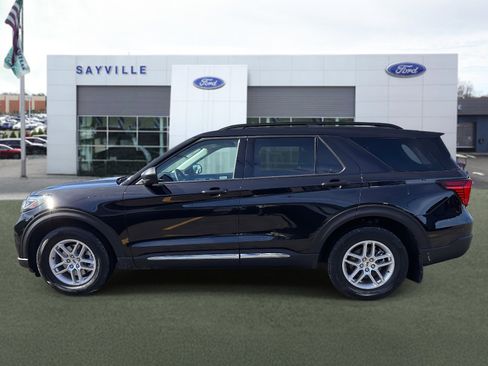 Used 2025 Ford Explorer Active image 2