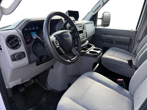 Used 2021 Ford E-450 and Econoline 450 Super Duty w/ Power Windows & Locks Group RWD image 9