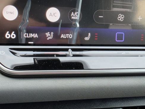 New 2026 Volkswagen Tiguan SE R-Line AWD/4WD image 15