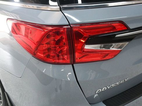 Used 2024 Honda Odyssey Elite image 15