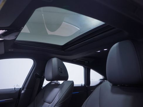 Used 2023 BMW i4 eDrive35 w/ Premium Package image 8