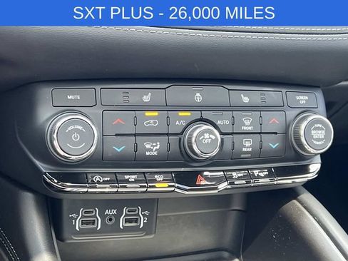 Used 2021 Dodge Durango SXT AWD/4WD image 23