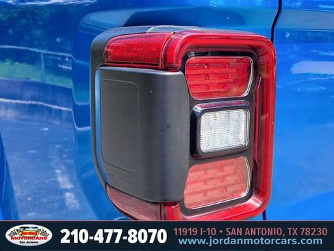 Used 2020 Jeep Gladiator Rubicon AWD/4WD image 9