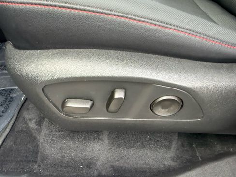 Used 2025 Chevrolet Traverse Z71 w/ Driver Confidence Package image 17