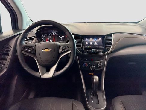 Certified 2022 Chevrolet Trax LT w/ LT Convenience Package image 19