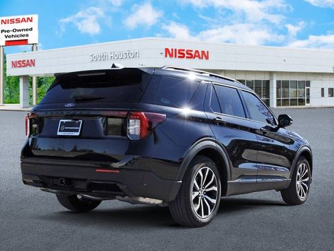Used 2025 Ford Explorer ST-Line image 4