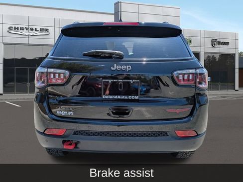 Used 2025 Jeep Compass Trailhawk image 5