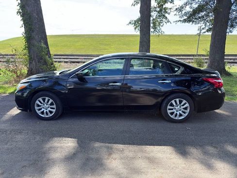 Used 2016 Nissan Altima 2.5 S w/ Power Driver Seat Package FWD image 10
